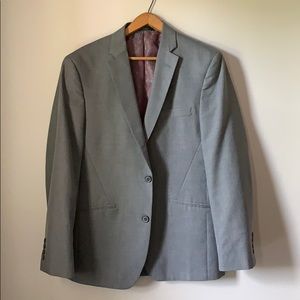 Men’s gray suit